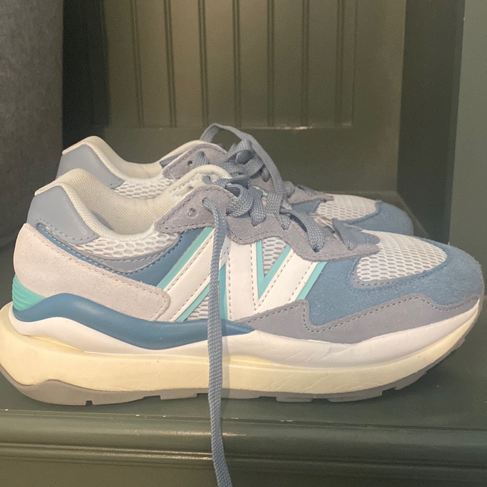 New Balance 57/40 Sea smoke with surf Women’s 6.5